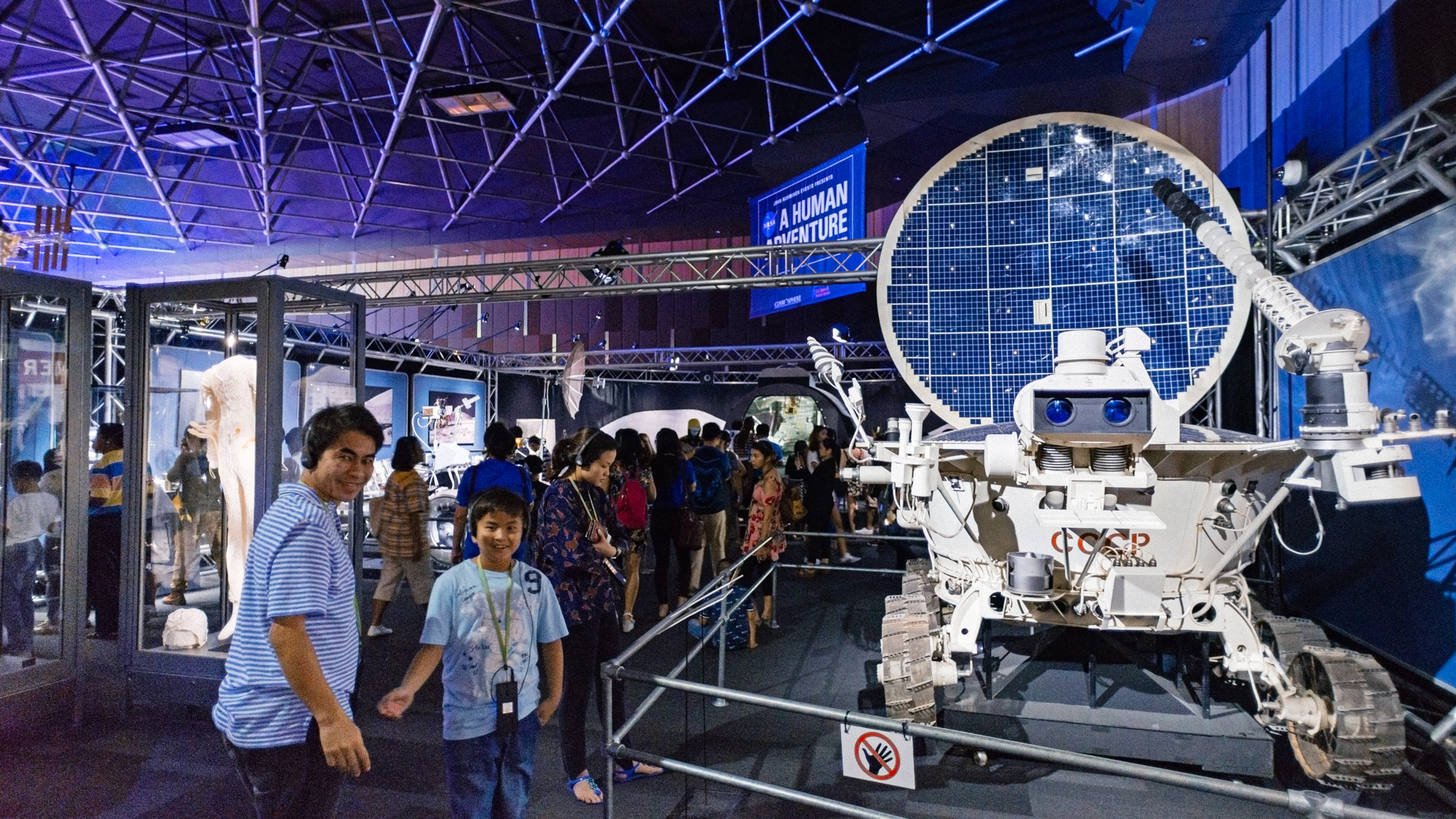 Valokuva näyttelystä